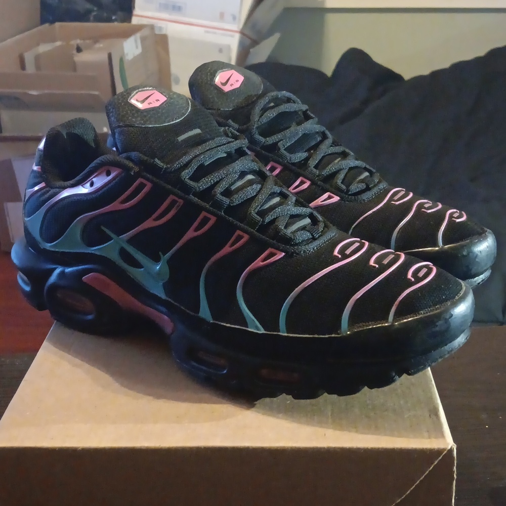 Nike Air Max Plus Rare "Miami Vice" (2019) Mens SZ 11 EUC - Picture 3 of 9